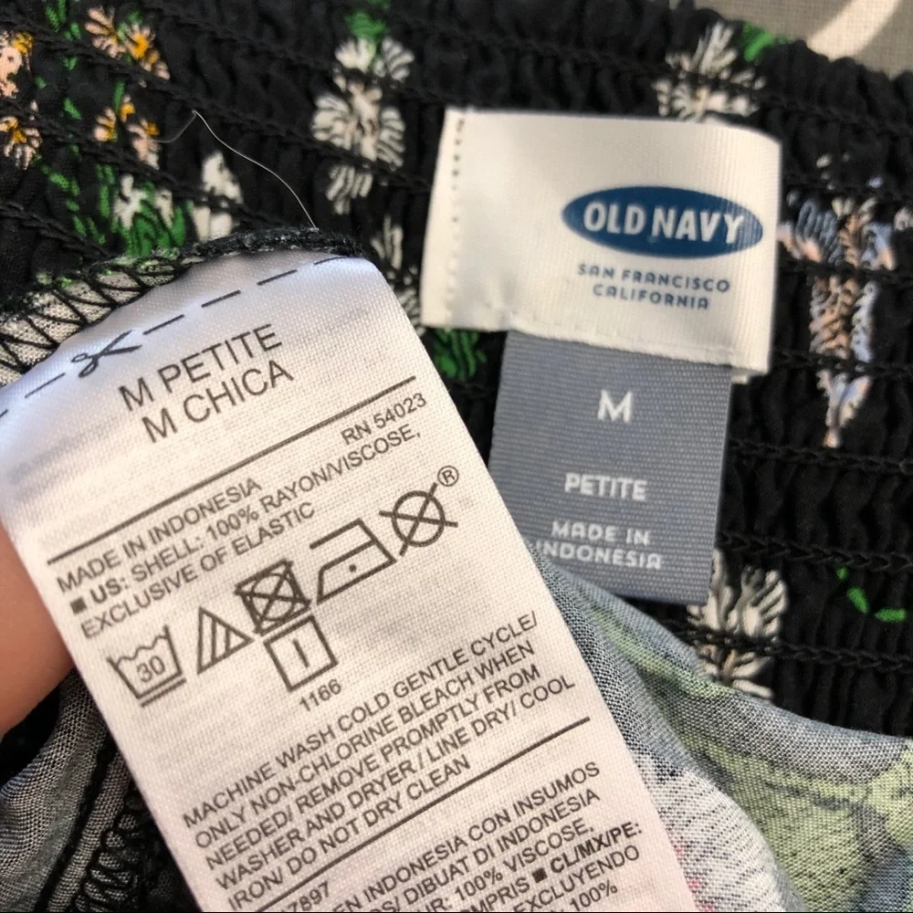 Old Navy Floral Fit & Flare Skater Dress Sz MP - Picture 8 of 9